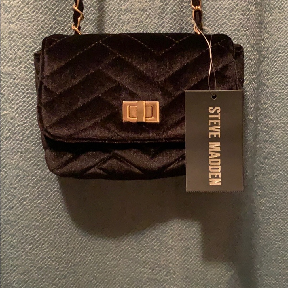 Steve Madden velvet xbody